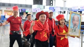 베트남 관광객들, 축구 관람을 위해 태국 투어 '사냥'