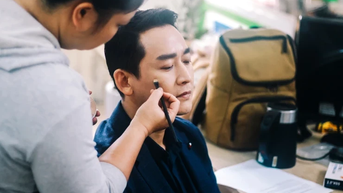 Hứa Vĩ Văn tái xuất trong phim “Đồi hành xác”