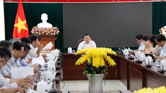 UBND tỉnh họp cho ý kiến Dự thảo quy định đơn giá bồi thường về cây trồng, vật nuôi và Dự thảo quy định điều kiện tách, hợp thửa đất