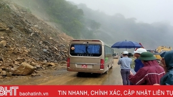 Khắc phục xong sạt lở, thông đường lên Cửa khẩu quốc tế Cầu Treo
