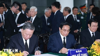 Xúc động những dòng sổ tang của lãnh đạo Đảng, Nhà nước và nhân dân
