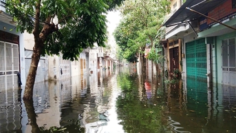 Vì sao tạnh mưa đã lâu, một số điểm dân cư ở TP Hải Dương vẫn ngập úng?