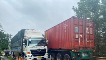Cấm xe container qua cầu Phong Thử từ 0 giờ ngày 28/12/2024