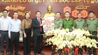 Đồng chí Phạm Văn Hậu, Phó Bí thư Thường trực Tỉnh ủy, Chủ tịch HĐND tỉnh thăm, chúc Tết Nguyên đán Ất Tỵ 2025