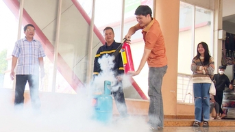 Tuyên truyền, hướng dẫn phòng cháy, chữa cháy tại chợ Trung tâm Buôn Ma Thuột