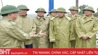 Rà soát hộ dân ở vùng nguy hiểm để có phương án sơ tán đến nơi an toàn
