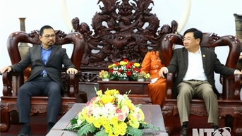 ថ្នាក់​ដឹក​នាំ​គណៈកម្មាធិការ​ប្រជាជន​ខេត្ត​បាន​ទទួល​និង​ធ្វើ​ការ​ជាមួយ​ប្រធាន​ក្រុម​អភិវឌ្ឍន៍ EAGA