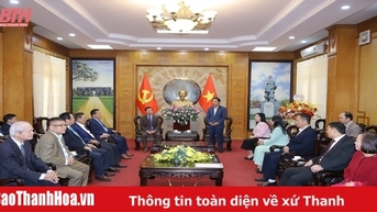 Nguyen Doan Anh 지방당 서기가 하노이에서 Thanh Hoa 협회를 받았습니다.