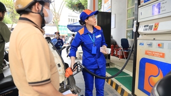 Giảm gần 700 đồng, giá xăng RON95-III lùi về ngưỡng 22.519 đồng mỗi lít