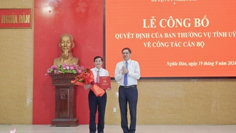 Trao quyết định chuẩn y Phó Bí thư Thường trực Huyện ủy Nghĩa Đàn