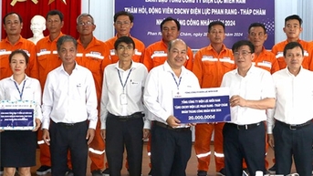 ថ្នាក់ដឹកនាំក្រុមហ៊ុន Southern Power Corporation បានចុះសួរសុខទុក្ខ និងលើកទឹកចិត្តដល់ក្រុមហ៊ុន Phan Rang-Thap Cham Power