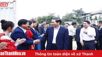 Chủ tịch UBND tỉnh Đỗ Minh Tuấn dự Ngày hội Đại đoàn kết toàn dân tộc tại Khu dân cư thôn 5, xã Cán Khê