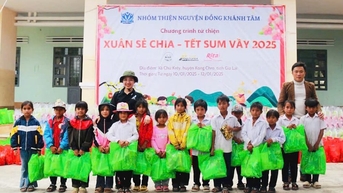 Mang mùa xuân về với người nghèo và học sinh vùng khó