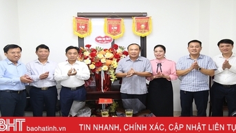 Lãnh đạo Hà Tĩnh chúc mừng ngày truyền thống các ban xây dựng Đảng, Văn phòng cấp ủy và hội nông dân