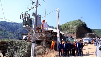 Hoàn thành đường dây 35kVcung cấp điện cho thôn Vàng On