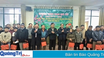 Trao quà Tết cho NKT, NNDC, trẻ em có hoàn cảnh đặc biệt khó khăn
