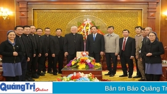 Tòa Tổng Giám mục Huế, Ban Trị sự Giáo hội Phật giáo Việt Nam tỉnh, Hội thánh Tin Lành Việt Nam Ban đại diện Tin Lành tỉnh thăm và chúc Tết lãnh đạo tỉnh