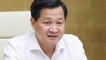 레민카이 부총리, 장관 1명, 지방 당 서기 2명이 당 규정 위반으로 당 중앙위원회 위원직에서 해임되었습니다.