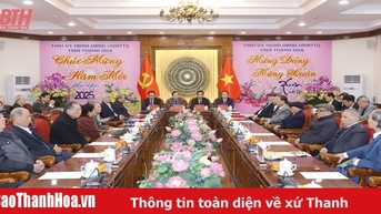 도당위원회 상무위원회는 2025년 음력설을 맞아 전직 도 지도자들과 노련한 혁명 간부들을 만났습니다.