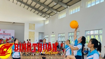 Giải bóng chuyền hơi ngành giáo dục huyện Phú Quý lần thứ II