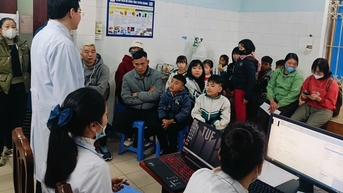 28 học sinh tiểu học nhập viện, nghi uống nhầm thuốc diệt chuột