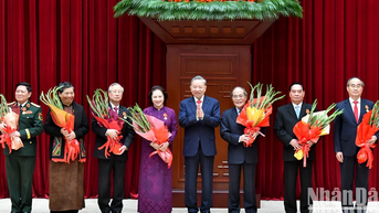[Ảnh] Lễ trao Huân chương Sao vàng, Huân chương Hồ Chí Minh và Huy hiệu Đảng tặng các đồng chí nguyên lãnh đạo Đảng, Nhà nước