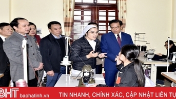 Phát huy trách nhiệm, yêu thương chăm sóc, giúp người khuyết tật vượt lên hoàn cảnh