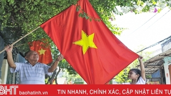 អនុវត្តយ៉ាងម៉ឺងម៉ាត់នូវការប្រើប្រាស់ទង់បក្ស និងទង់ជាតិ