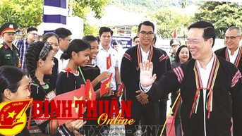 លើក​កម្ពស់​កម្លាំង​សាមគ្គី​ជាតិ កសាង​ប្រទេស​ឲ្យ​រីក​ចម្រើន និង​មាន​សុភមង្គល
