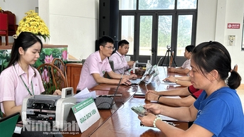 Ngân hàng Chính sách xã hội giải ngân vốn vay hỗ trợ khách hàng khắc phục thiệt hại sau cơn bão số 3