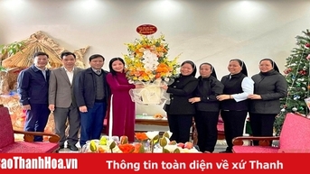 Trưởng Ban Dân vận Tỉnh ủy, Chủ tịch Ủy ban MTTQ tỉnh Phạm Thị Thanh Thủy thăm, chúc mừng Lễ Giáng sinh