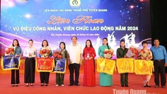 Liên hoan Vũ điệu công nhân viên chức lao động thành phố Tuyên Quang năm 2024
