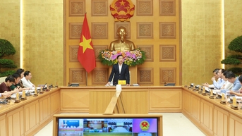 រាជធានី​-​ខេត្ត​ចេញ​ជា​បន្ទាន់​នូវ​ឯកសារ​ផ្លូវច្បាប់​ដើម្បី​អនុវត្ត​ច្បាប់​ទាំង​បី​ស្តីពី​អាជីវកម្ម​ដីធ្លី លំនៅឋាន និង​អចលនវត្ថុ។