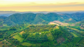 ការធ្វើអាជីវកម្មលើឧទ្យានភូមិសាស្ត្រសកល Dak Nong UNESCO
