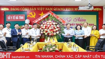 Lãnh đạo tỉnh chúc mừng Sở Y tế và các đơn vị nhân Ngày Thầy thuốc Việt Nam