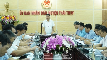 ចុះពិនិត្យការងារបោសសម្អាតទីតាំងសួនឧស្សាហកម្ម លៀនហាថៃ និងផ្លូវធំក្នុងតំបន់សេដ្ឋកិច្ច