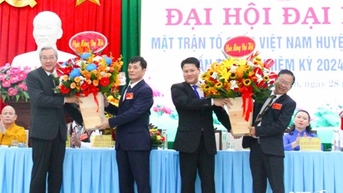 មហាសន្និបាតលើកទី៣ គណៈប្រតិភូរណសិរ្សមាតុភូមិវៀតណាម ស្រុក Thuan Nam