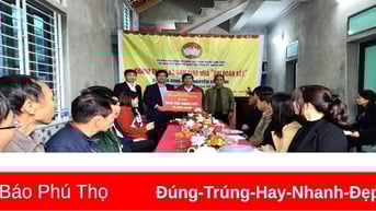 Trao nhà “Đại Đoàn kết” cho gia đình có hoàn cảnh đặc biệt khó khăn