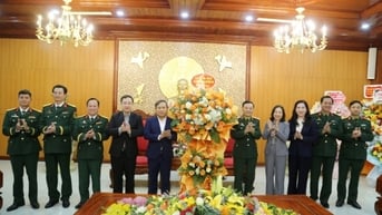Tỉnh Quảng Ninh chúc mừng Bộ Tư lệnh Quân khu 3 và Bộ Tư lệnh Quân chủng Hải quân