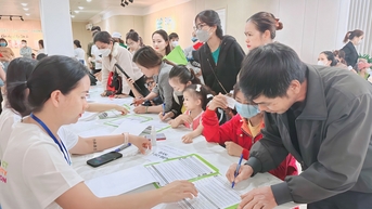 Khám và phẫu thuật miễn phí cho trẻ em bị dị tật bẩm sinh môi, vòm miệng