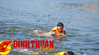 Gần 400 vận động viên tranh giải 3 môn phối hợp ở Bàu Trắng