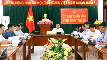 ថ្នាក់ដឹកនាំគណៈកម្មាធិការប្រជាជនខេត្តបានរៀបចំកិច្ចប្រជុំតាមប្រព័ន្ធអ៊ីនធឺណែតជាមួយស្ថានទូតហ្វាំងឡង់ប្រចាំនៅវៀតណាម