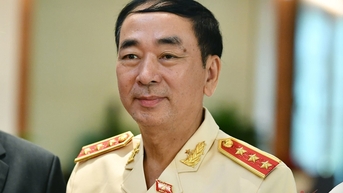총리는 쩐 꾸옥 토 중장을 공안부장으로 임명했습니다.