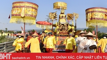 Long trọng lễ cung rước quan Hoàng Mười vân du