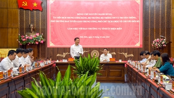 Bộ trưởng Bộ Thông tin và Truyền thông Nguyễn Mạnh Hùng làm việc với Ban Thường vụ Tỉnh ủy