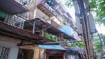 Bố trí, di dời khẩn cấp các hộ dân tại các chung cư cũ nguy hiểm do ảnh hưởng của cơn Bão số 3