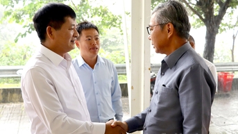 Đoàn đại biểu Đảng, chính quyền tỉnh Luông–Nậm–Thà thăm, làm việc tại Điện Biên