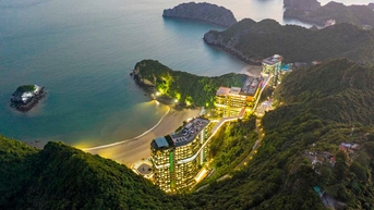 Giá vé máy bay tăng cao vẫn quét sạch, khách sạn hạng sang kín chỗ dịp 2/9
