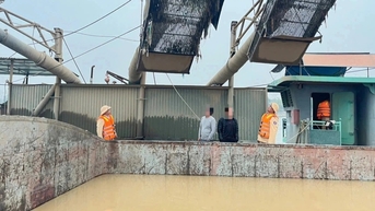 Triệt phá vụ khai thác cát trái phép trên sông Hồng, tạm giữ 6 đối tượng