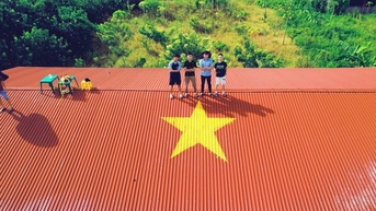 Trào lưu biến mỗi mái nhà thành một lá cờ Việt Nam gây sốt mạng